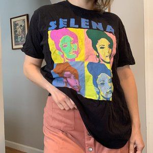 Selena Graphic Tee